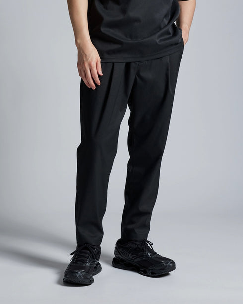 ultimex tee + ultimex one tuck tapered easy pants