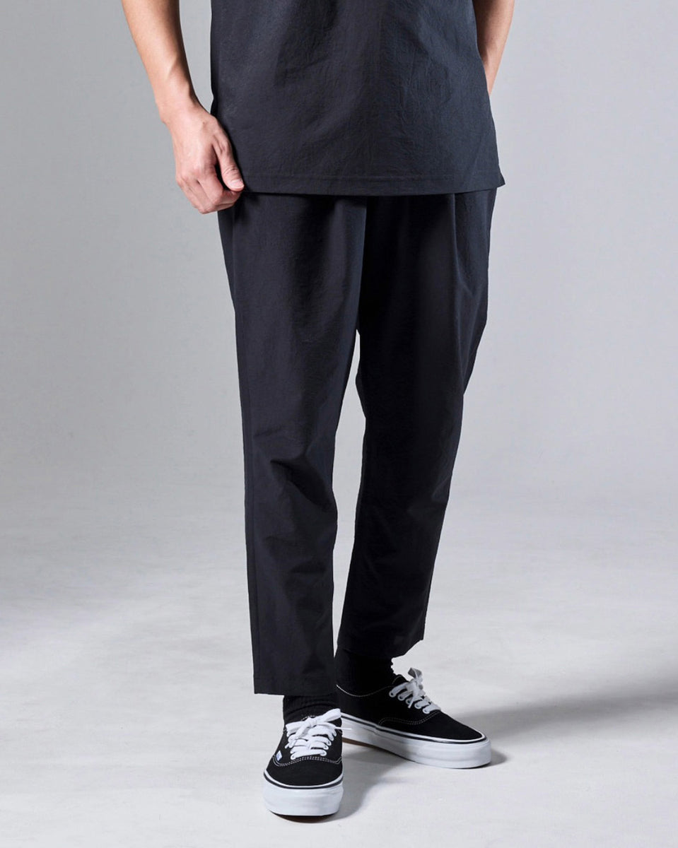 cool] ultimex one tuck tapered easy pants – Macqlo