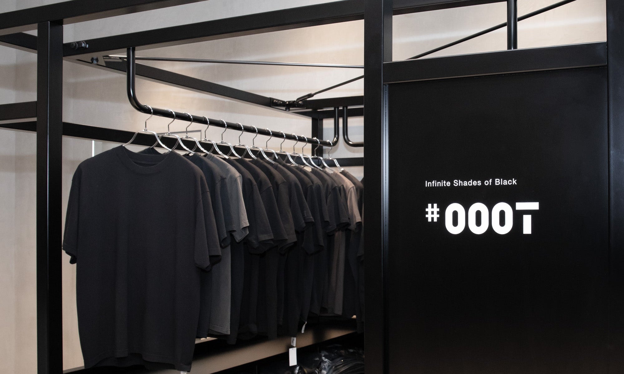 2026｜黒T専門店「#000T」で理想の一枚を ＠Macqlo MIYASHITA PARK