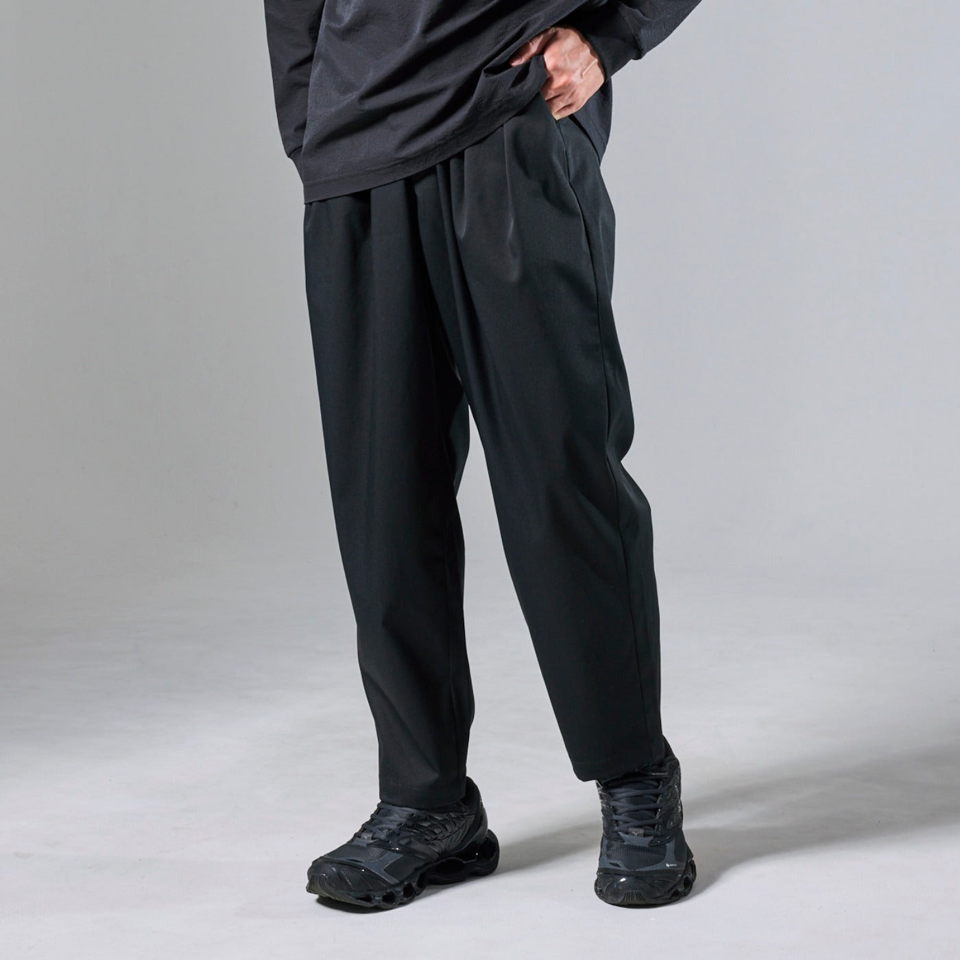 Macqlo × UNIVERSAL OVERALL] ultimex two tuck tapered easy pants