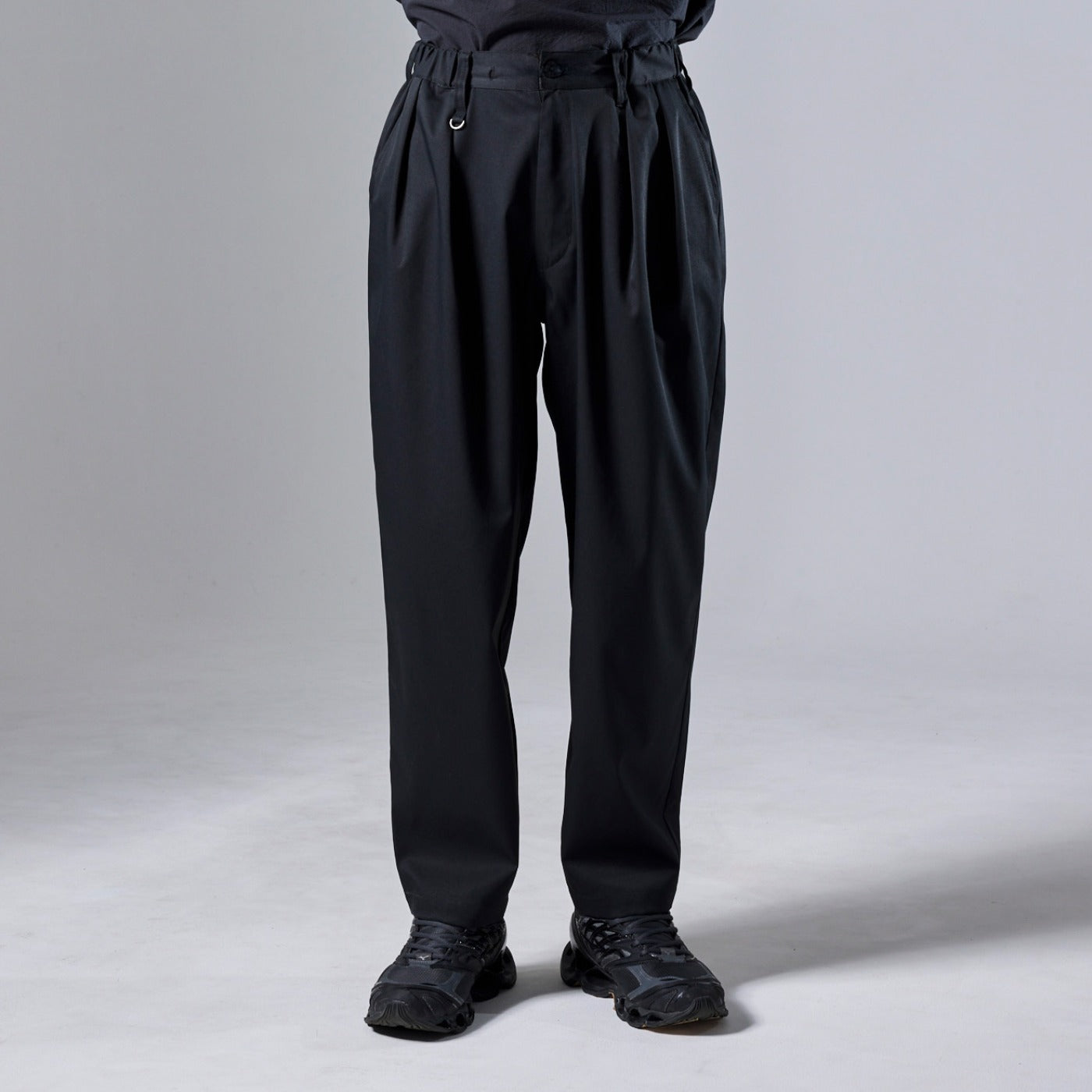 Macqlo × UNIVERSAL OVERALL] ultimex two tuck tapered easy pants